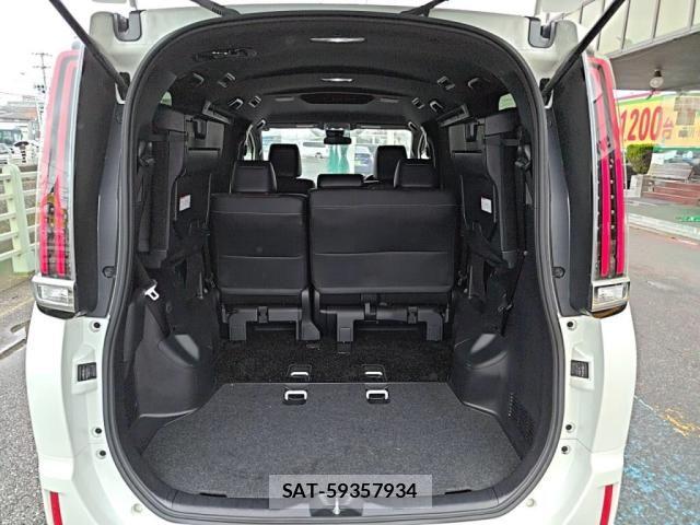 Toyota ESQUIRE 2017-08 8828921-26
