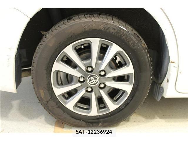 Toyota ESQUIRE 2019-09 8828923-22