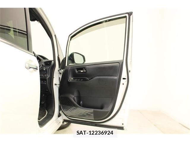 Toyota ESQUIRE 2019-09 8828923-28