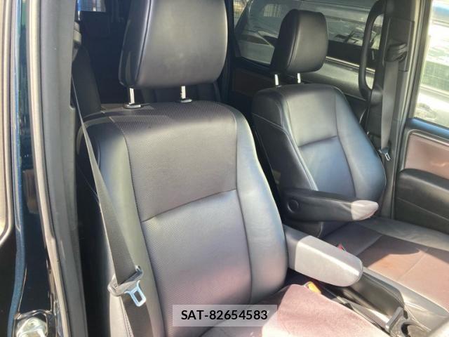 Toyota ESQUIRE 2017-11 8847885-9