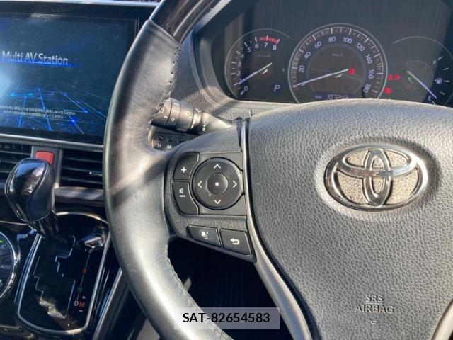 Toyota ESQUIRE 2017-11 8847885-14