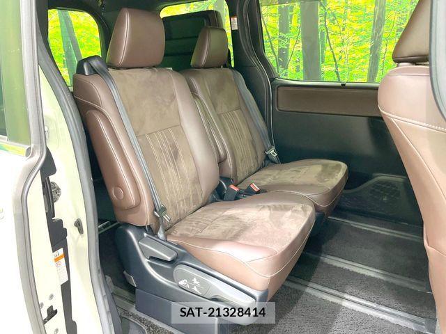Toyota ESQUIRE 2019-08 8879636-9