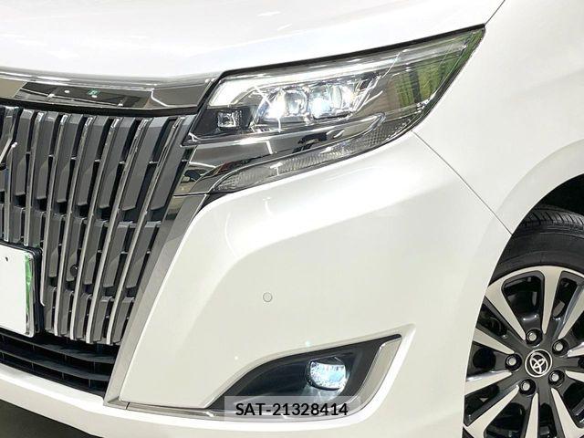 Toyota ESQUIRE 2019-08 8879636-12