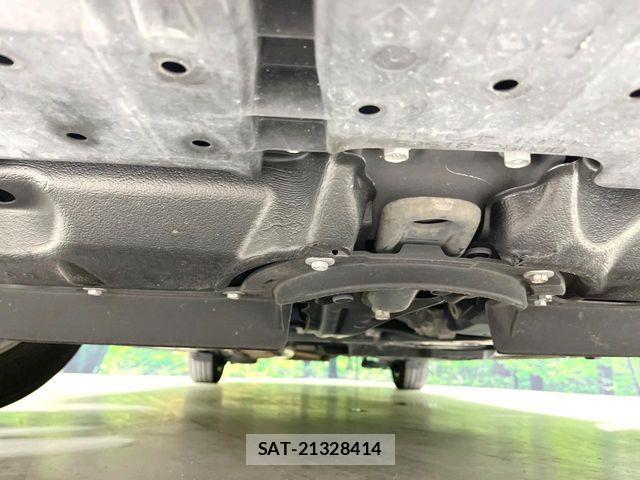 Toyota ESQUIRE 2019-08 8879636-19