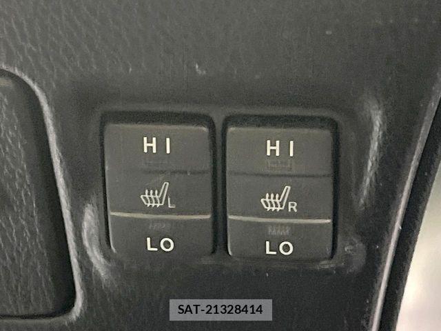 Toyota ESQUIRE 2019-08 8879636-6