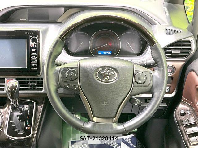 Toyota ESQUIRE 2019-08 8879636-7