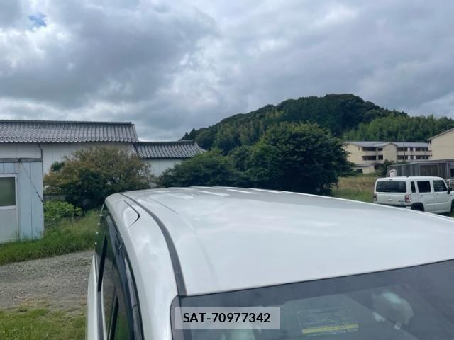Toyota ESQUIRE 2017-09 8879644-11