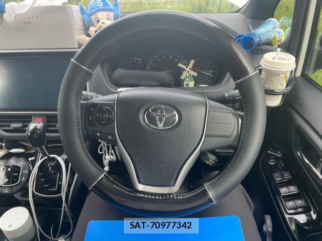 Toyota ESQUIRE 2017-09 8879644-17