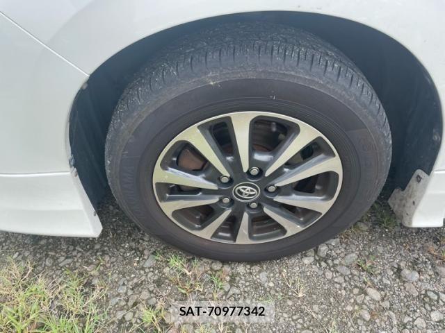 Toyota ESQUIRE 2017-09 8879644-4