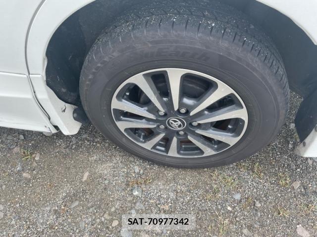 Toyota ESQUIRE 2017-09 8879644-5
