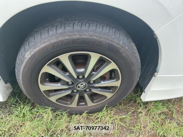 Toyota ESQUIRE 2017-09 8879644-7