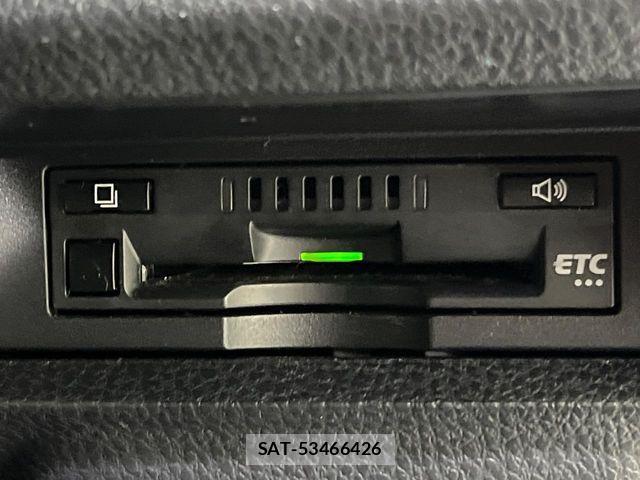 Toyota ESQUIRE 2017-07 8883588-6
