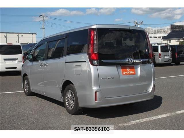 Toyota ESQUIRE 2015-03 8883590-13