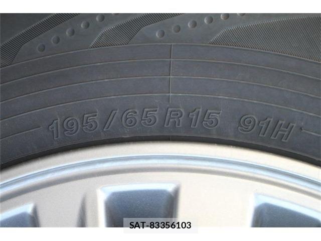 Toyota ESQUIRE 2015-03 8883590-22