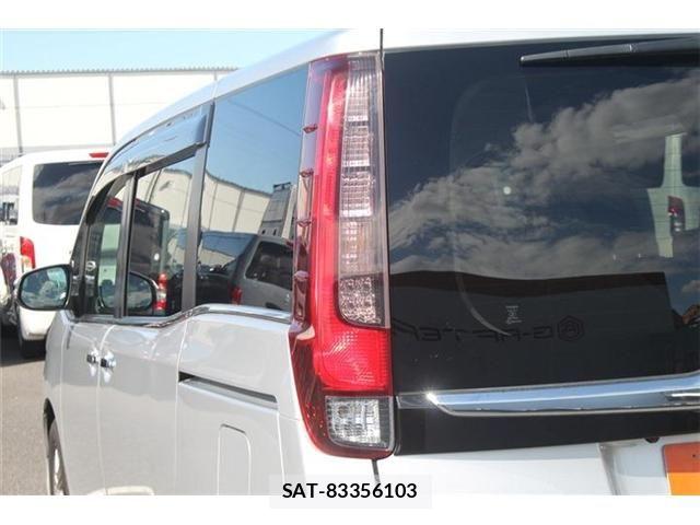 Toyota ESQUIRE 2015-03 8883590-27