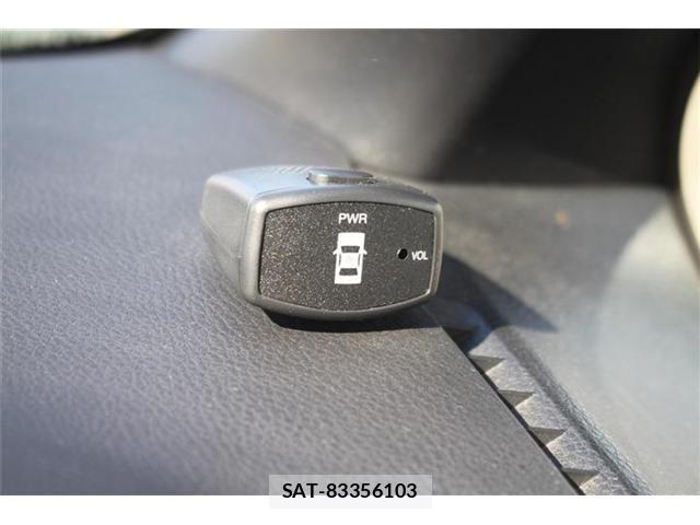 Toyota ESQUIRE 2015-03 8883590-6