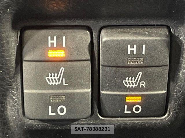 Toyota ESQUIRE 2017-07 8883589-6