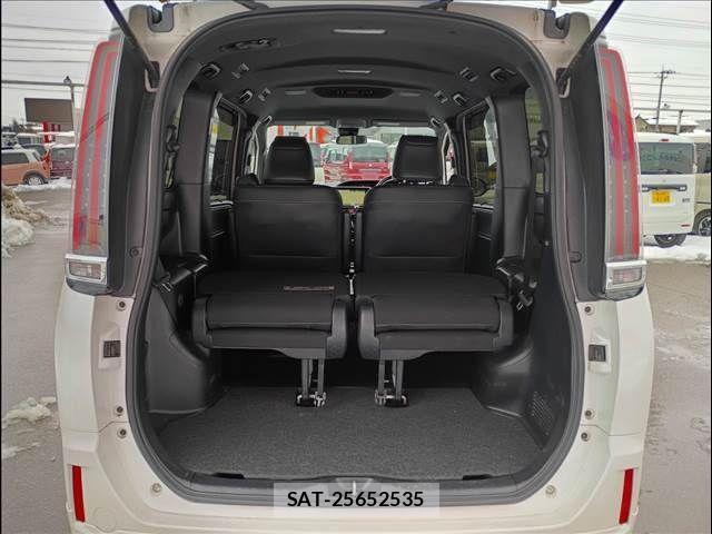 Toyota ESQUIRE 2017-07 4323528-19