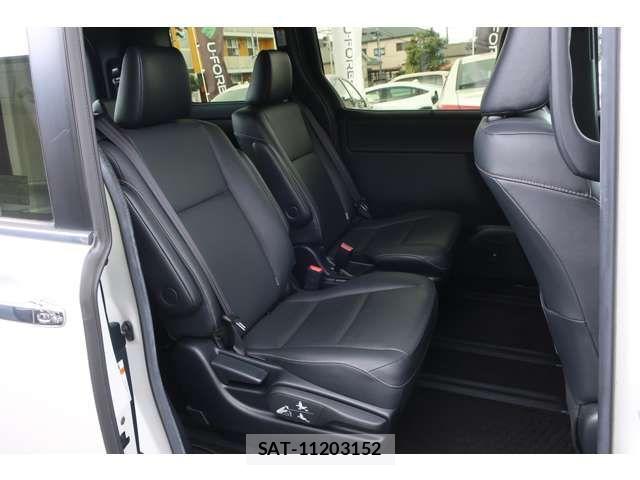 Toyota ESQUIRE 2017-07 6214359-5