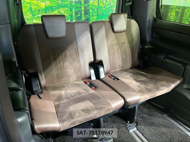 Toyota ESQUIRE 2017-07 6611738-10