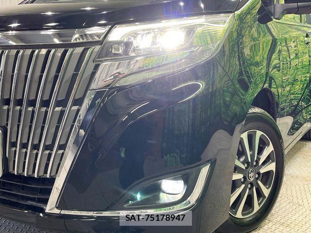 Toyota ESQUIRE 2017-07 6611738-12