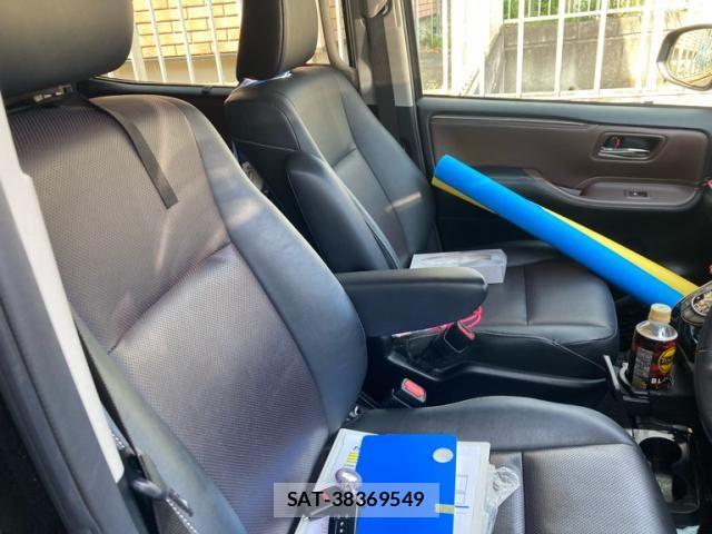 Toyota ESQUIRE 2016-02 6904773-20