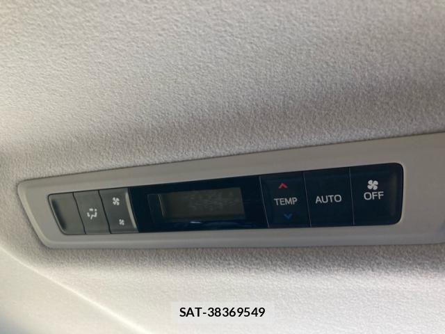 Toyota ESQUIRE 2016-02 6904773-21