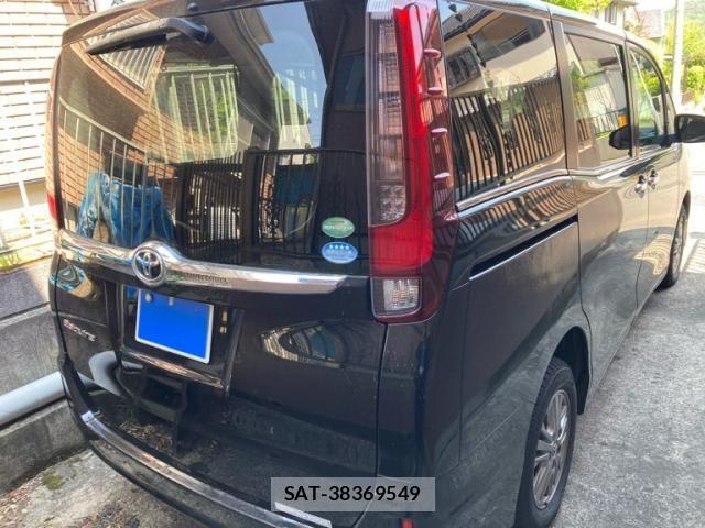 Toyota ESQUIRE 2016-02 6904773-5