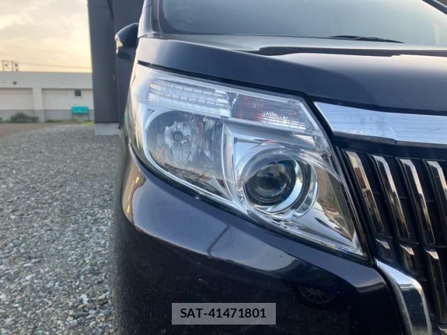 Toyota ESQUIRE 2017-06 7020423-10