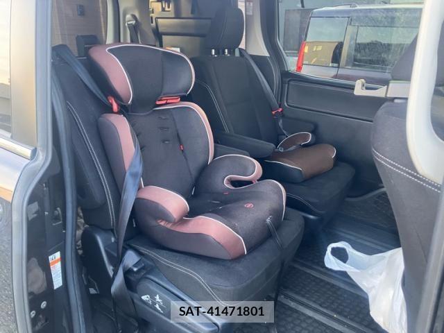 Toyota ESQUIRE 2017-06 7020423-13