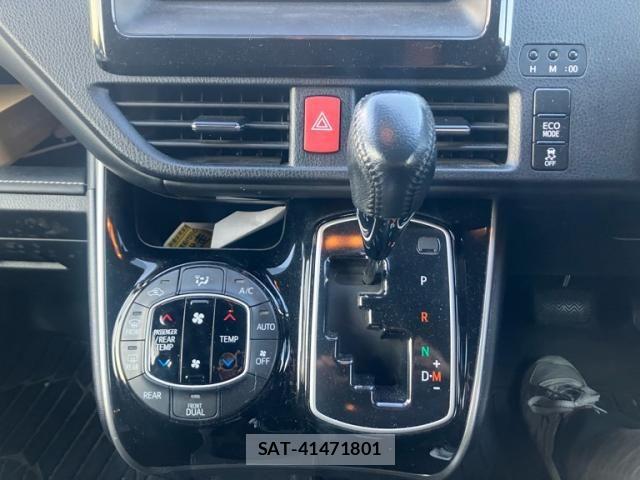 Toyota ESQUIRE 2017-06 7020423-17