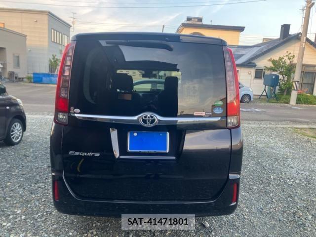 Toyota ESQUIRE 2017-06 7020423-2