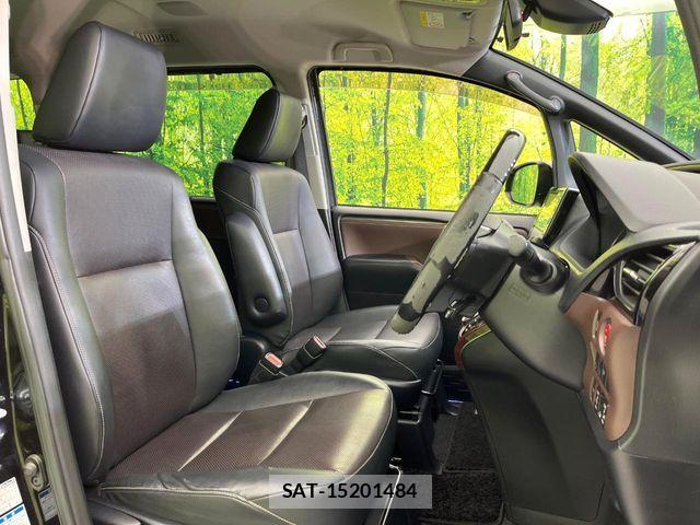 Toyota ESQUIRE 2016-04 7058423-7