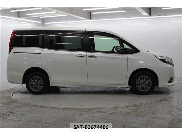 Toyota ESQUIRE 2017-03 7218135-3