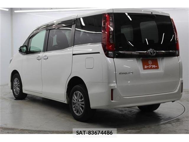 Toyota ESQUIRE 2017-03 7218135-6