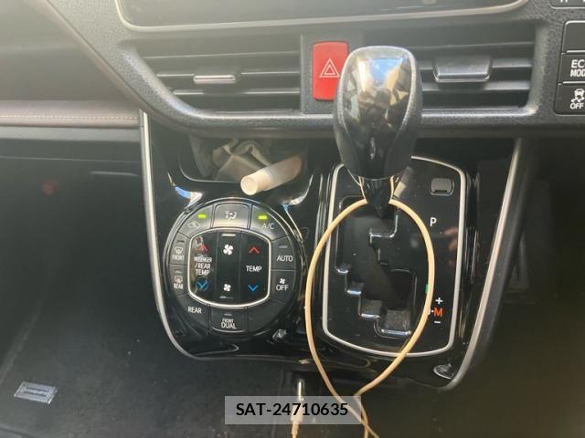 Toyota ESQUIRE 2015-08 7218133-11