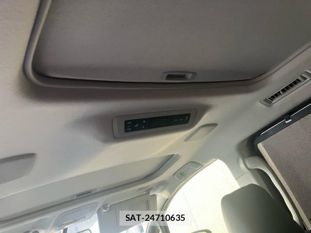 Toyota ESQUIRE 2015-08 7218133-18