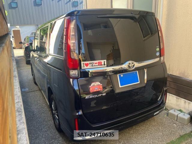 Toyota ESQUIRE 2015-08 7218133-3