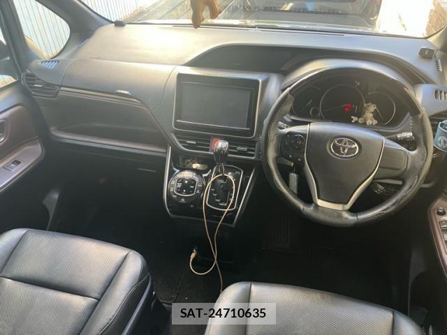 Toyota ESQUIRE 2015-08 7218133-6