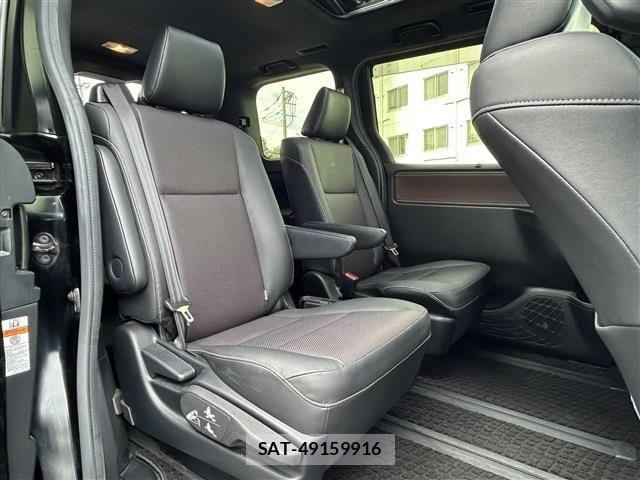 Toyota ESQUIRE 2018-06 7454156-24