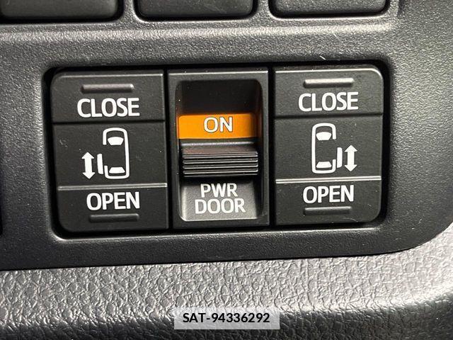 Toyota ESQUIRE 2018-07 7723103-4