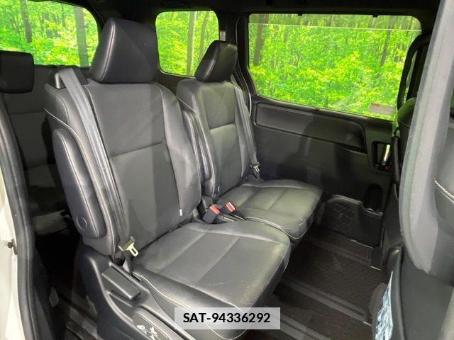 Toyota ESQUIRE 2018-07 7723103-8