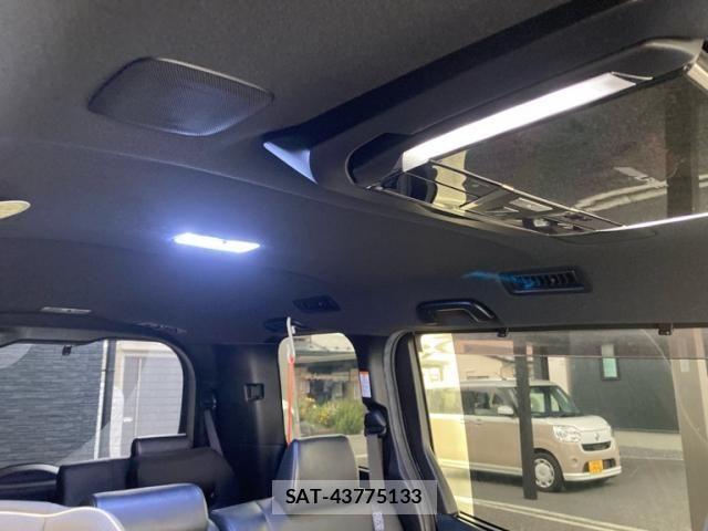 Toyota ESQUIRE 2018-02 7876327-12