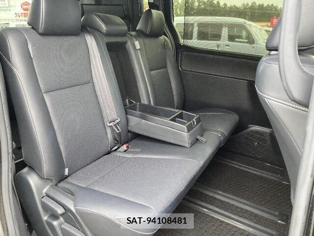 Toyota ESQUIRE 2018-10 7979157-17