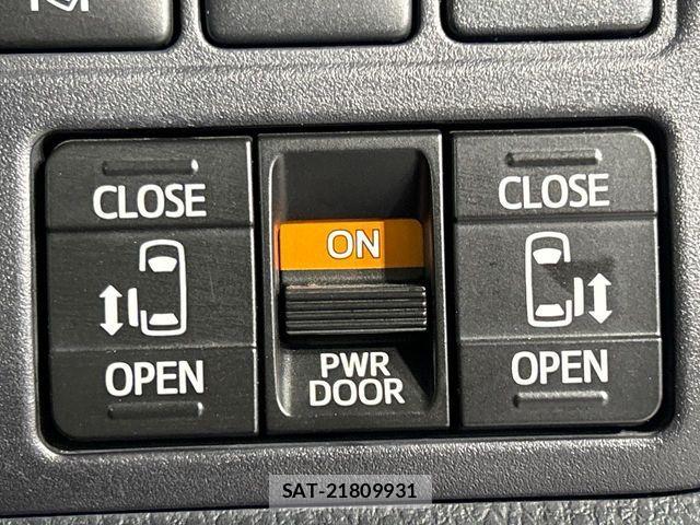 Toyota ESQUIRE 2017-04 8035408-9
