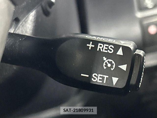 Toyota ESQUIRE 2017-04 8035408-6