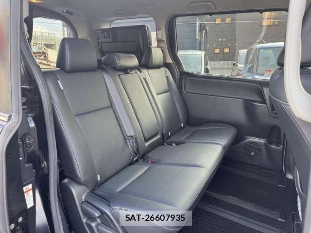 Toyota ESQUIRE 2015-05 8073682-23