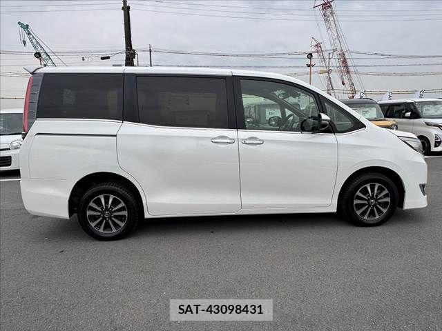 Toyota ESQUIRE 2017-09 8073680-11