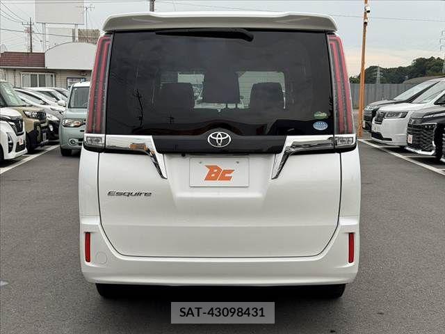 Toyota ESQUIRE 2017-09 8073680-13
