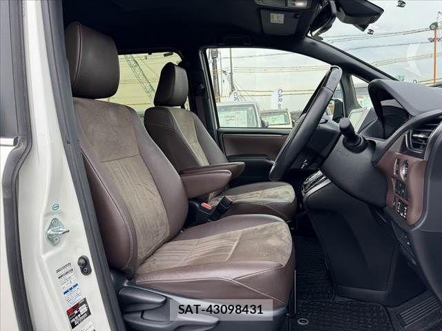 Toyota ESQUIRE 2017-09 8073680-15
